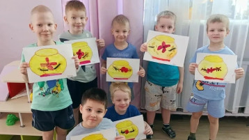 Ребята из группы " Карамельки" продолжили знакомство с народным творчеством.